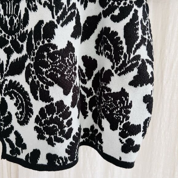 Jessica London Black & White Floral Soft Stretchy Cardigan Sweater - Plus 26/28 - Picture 5 of 10